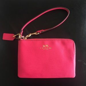 [NWT] Coach Wristlet Pink